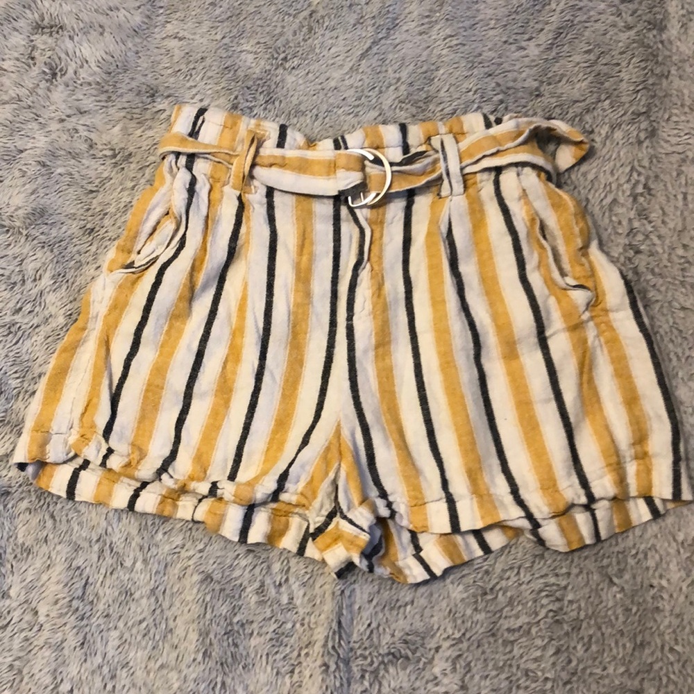 Lone Tree Belted Linen Shorts
